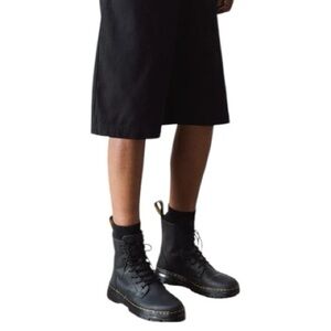 Dr. Martens Combs casual Wyoming leather matte black 8-eye lace up boot  | 6 USL